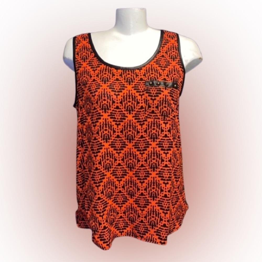 💙 BNWT Iris Basic Vibrant Orange and Black Top. Size L